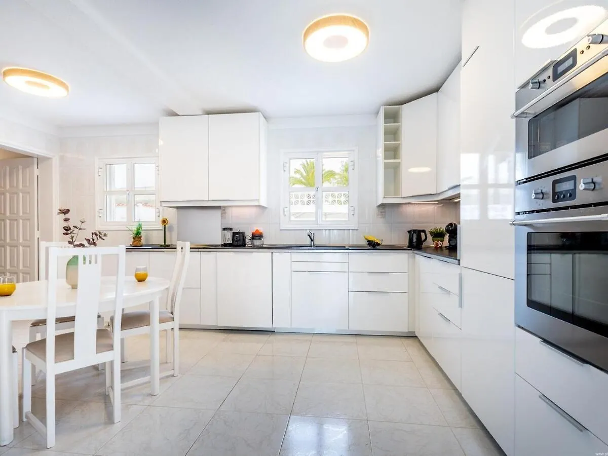 Exclusive Villa Olivia With Private Heated Pool كالاو سالفاجي 0*,