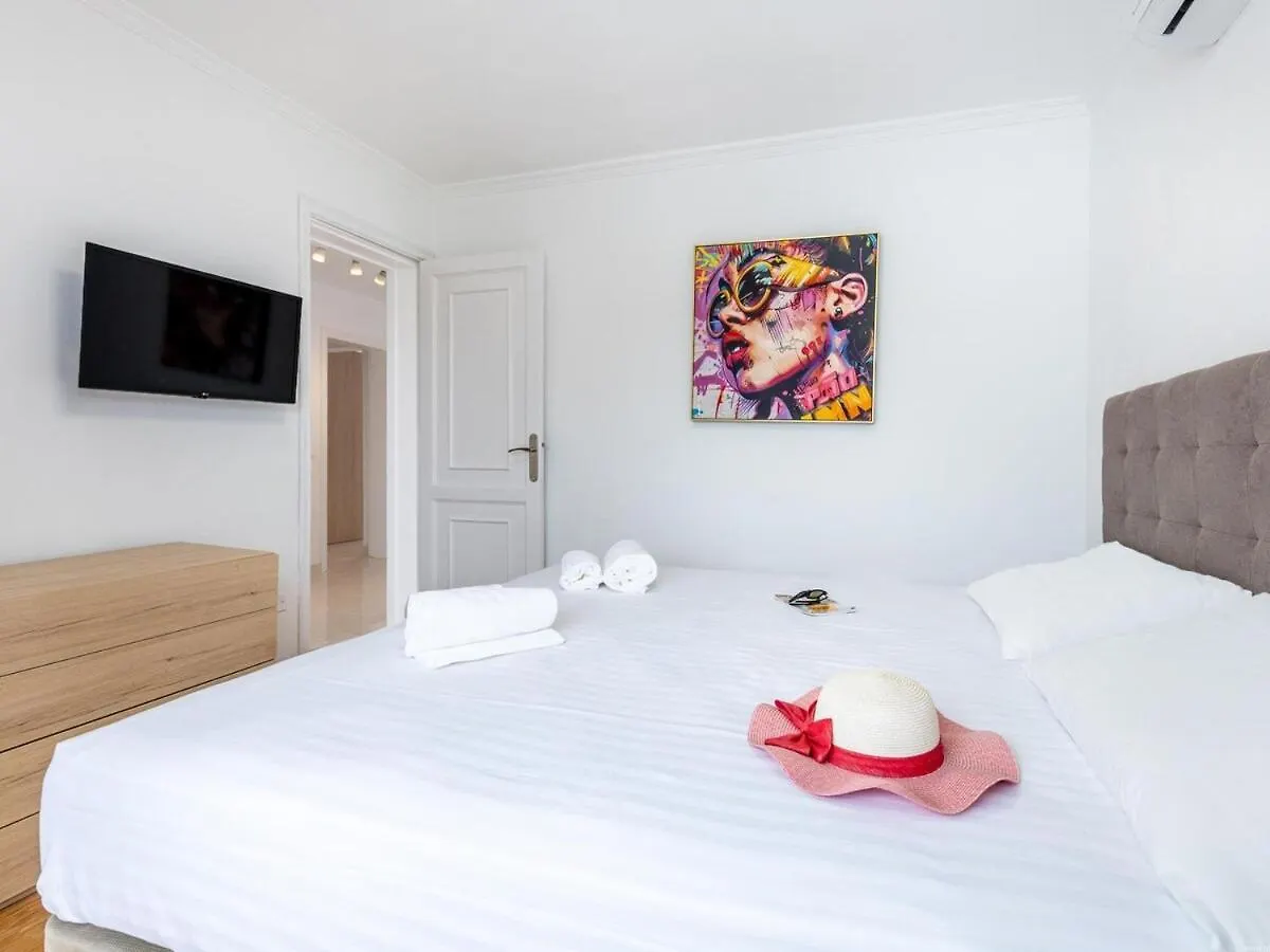 Exclusive Villa Olivia With Private Heated Pool كالاو سالفاجي 0*,  إسبانيا